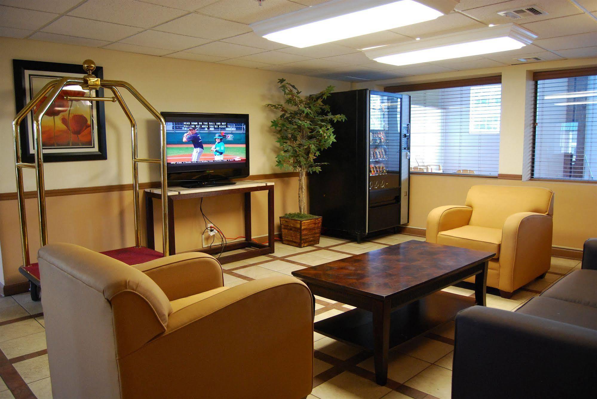 Super 8 By Wyndham Oklahoma City Esterno foto
